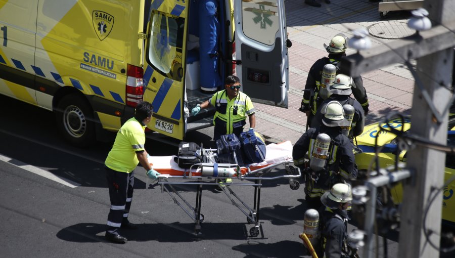 Conductor huye luego de arrollar una persona en la Alameda con Manuel Rodríguez