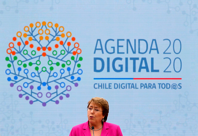 Presidenta destaca las “60 medidas concretas” de la Agenda Digital