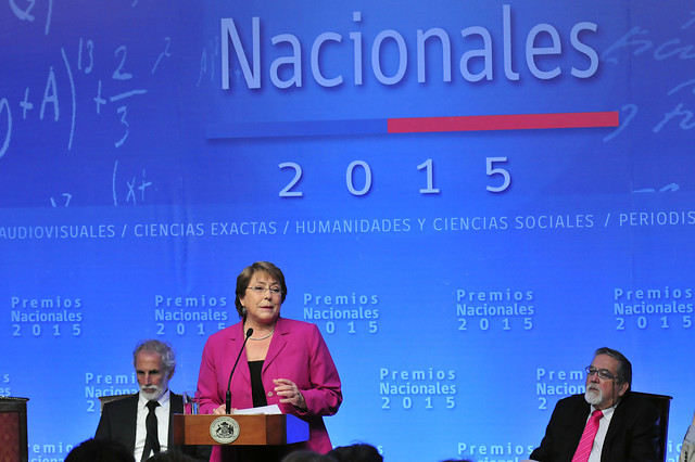 Presidenta entrega Premios Nacionales 2015