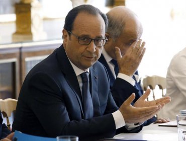 Hollande: Francia "hará lo posible para destruir" al ejército de fanáticos