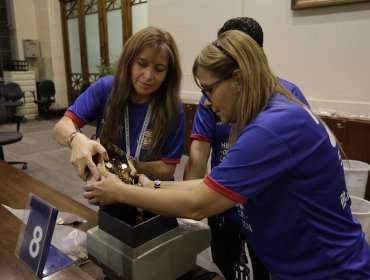 La dura lucha de la Teletón contra la desconfianza popular