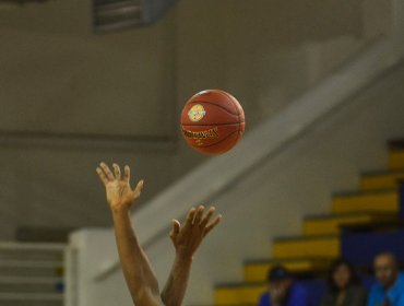 Básquetbol: Golden State Warriors continúa invicto en la NBA