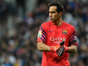 España: Claudio Bravo recibió el premio al mejor arquero de la temporada 2014-15