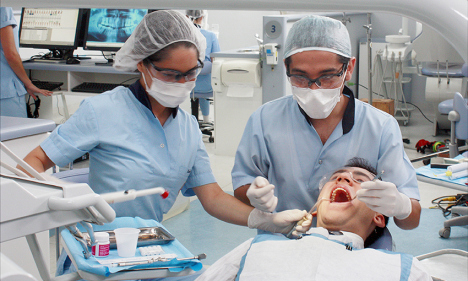 Colegio de Dentistas denuncia sobreoferta de carreras de Odontología