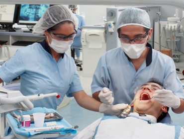 Colegio de Dentistas denuncia sobreoferta de carreras de Odontología