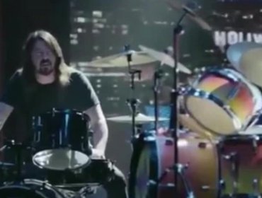 Dave Grohl enfrentó a Personaje de los Muppets en duelo de batería