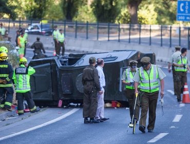 Vehículo de carabineros protagoniza accidente en subida Santos Ossa.