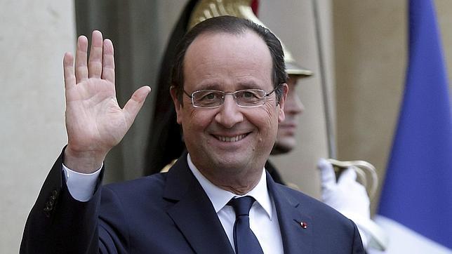 Hollande se felicita por los primeros bombardeos británicos en Siria