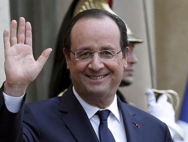 Hollande se felicita por los primeros bombardeos británicos en Siria