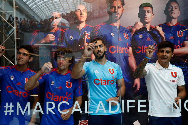 Universidad de Chile presentó su camiseta modelo 2016