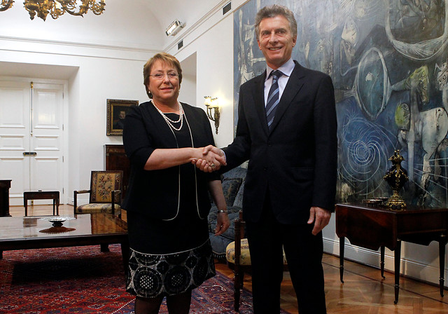 Presidente electo argentino Mauricio Macri se reúne con Michelle Bachelet