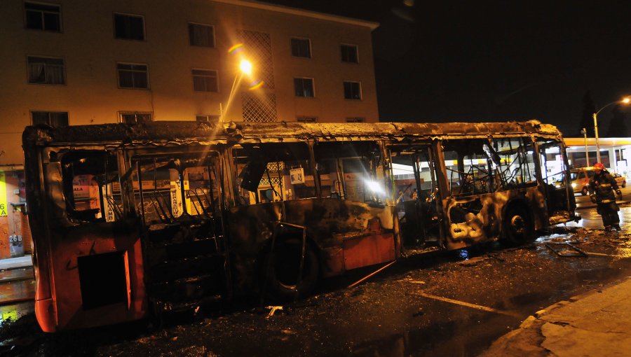 Conductores de línea 400 de Transantiago protestaron por mal estado de buses