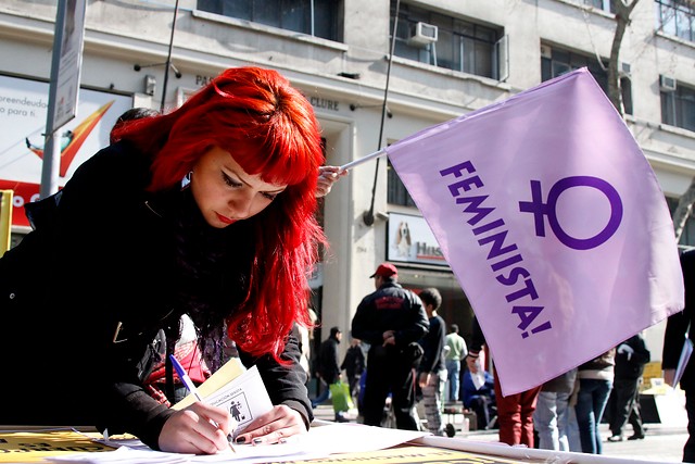 "No sin mujeres": Exigen paridad en consejo observadores por Nueva Constitución