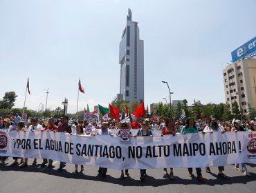 Marcha por el agua de Santiago "No Alto Maipo Ahora" se tomó las calles