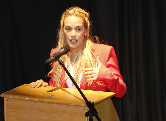 Lilian Tintori pide a Maduro que respete los resultados de los comicios