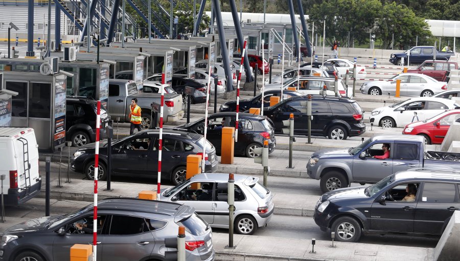 Resumen Fin de semana: 177 mil vehículos han salido de Santiago