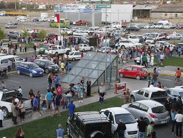 Talca: Sujeto fue sorprendido grabando a mujeres bajo las faldas en el mall