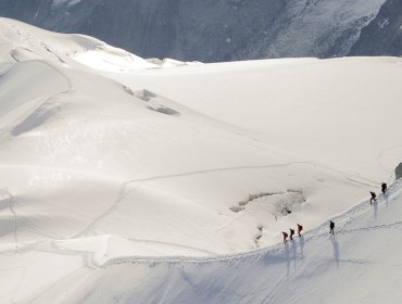 Este lunes rescatarán a excursionista fracturado desde el sector de Portillos