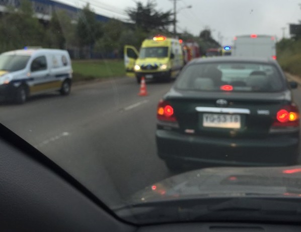 Accidente en viña del mar tiene cortada la subida de Agua Santa