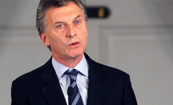 Macri asume y promete trabajar para que todos los argentinos vivan "mejor"