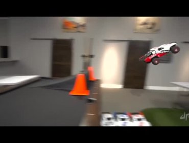 ¡Sorprendente! YouTubers hacen circuitos extremos con autos a control remoto