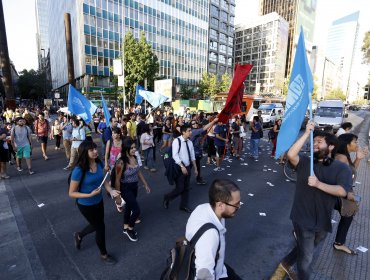 Marcha contra las AFP terminó en enfrentamiento con Carabineros