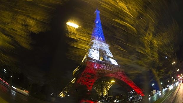 Un mes después, París intenta recuperar la normalidad