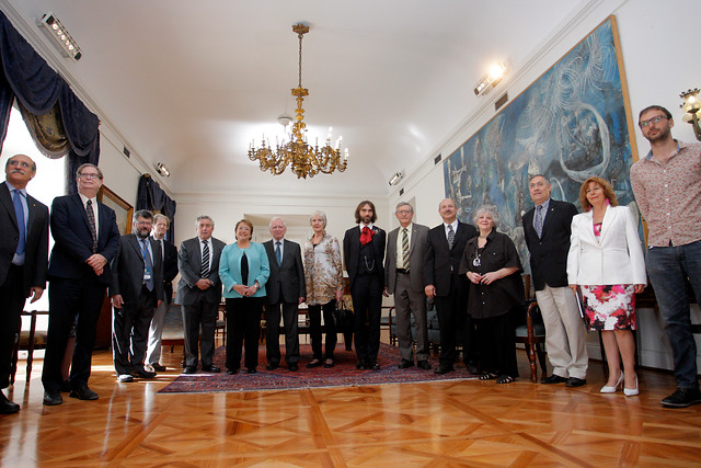 Presidenta Bachelet recibió a premios Nobel en La Moneda