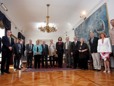 Presidenta Bachelet recibió a premios Nobel en La Moneda