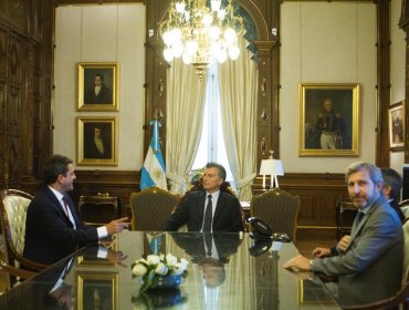 Macri inicia gestión con ronda de diálogo con opositores argentinos