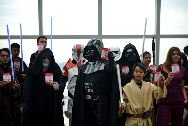Desde el Sky Center Darth Vader llamó a capitalinos a donar sangre