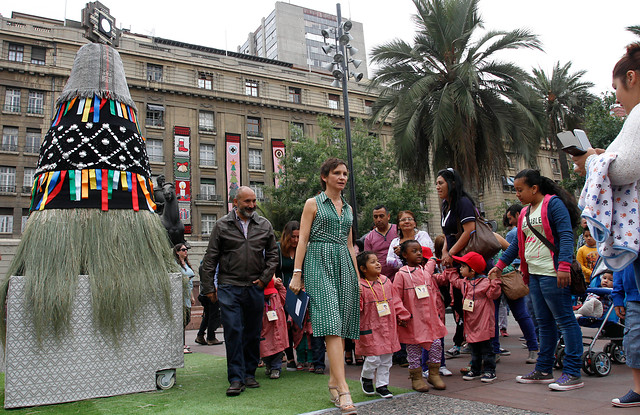 Árboles de materia reciclado adornarán la Plaza de Armas esta Navidad