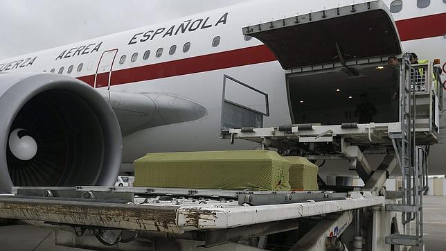 Avión que repatriará a víctimas españolas saldrá lunes de mañana para Kabul