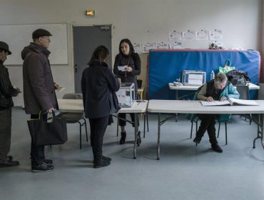 Abren los colegios electorales en la segunda vuelta de las regionales galas