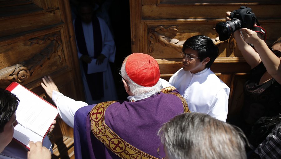 Iglesia inaugura Año de la Misericordia con apertura de “Puerta Santa"