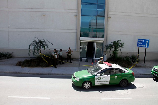 Grupo de asaltantes robó en cajero automático de Mall Arauco Maipú