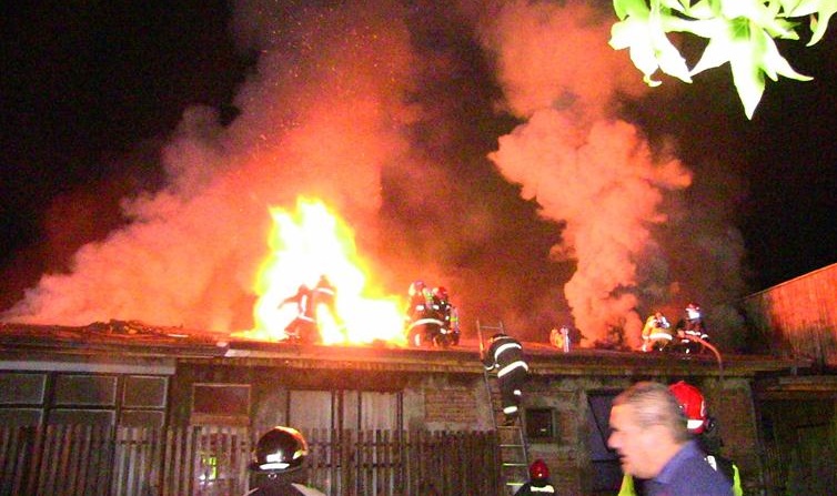 Incendio destruyó casi por completo centro educacional de Coanil en Curicó