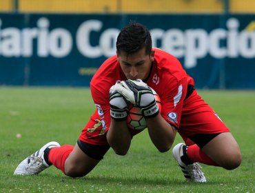 Luis Marín apunta a dejar a Palestino en la Copa Sudamericana