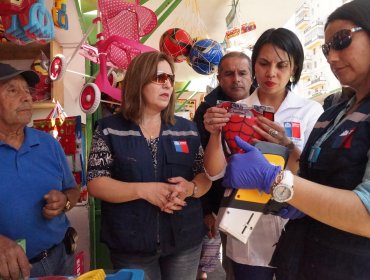 Valparaiso: Seremi de Salud realiza fiscalización a venta de juguetes en vísperas de Navidad