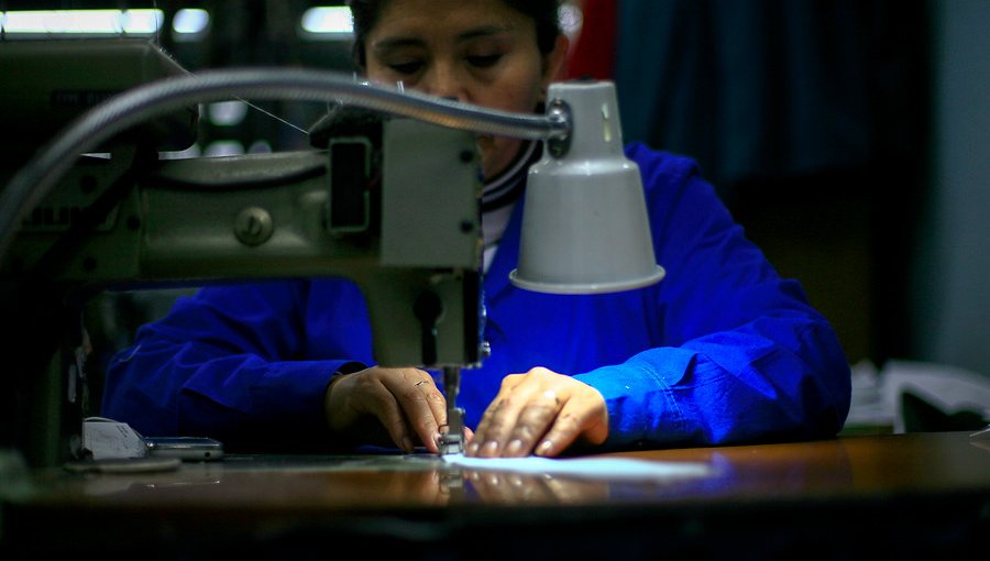 Las mujeres realizan tres de cuatro horas de trabajo no remunerado en el mundo