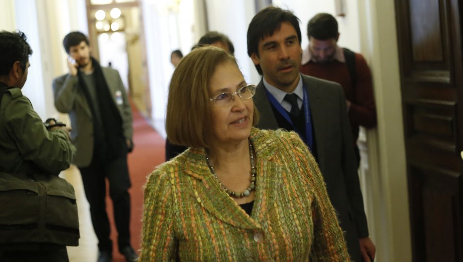 Senadora Muñoz: “Gobierno debe poner urgencia al proyecto de aborto terapéutico"