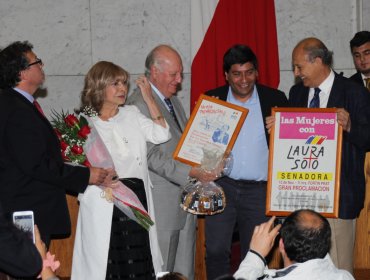 Intendente Aldoneyen homenaje a Laura Soto:“Ella estuvo cuando muchostemían”