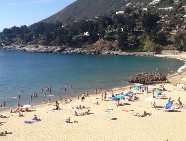 Zapallar da inicio a temporada de playas con más de 30 salvavidas y ambulancias reguardando seguridad de bañistas