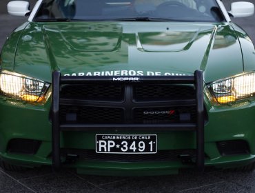 Dos carabineros resultan lesionados tras colisión en el centro de Santiago