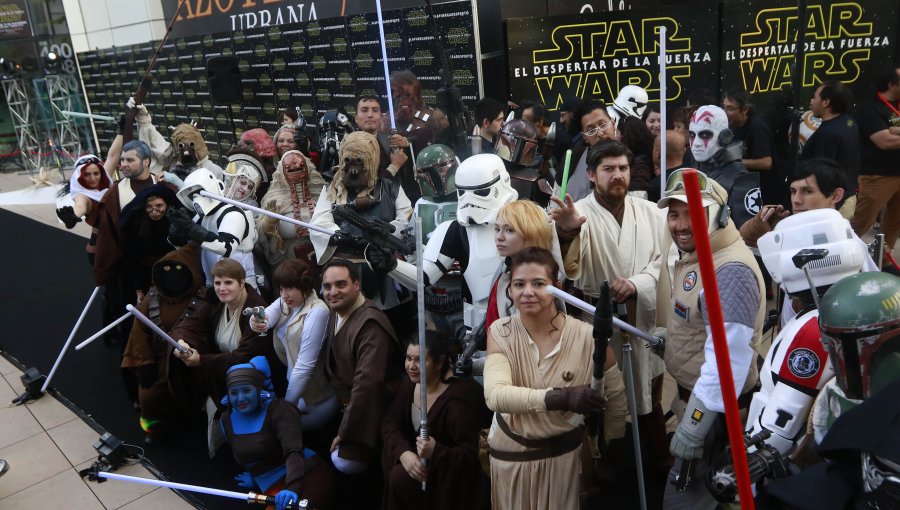 Fotos: Famosos y Fanaticos disfrutaron el Avant Premiere de Star Wars