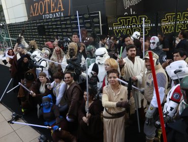 Fotos: Famosos y Fanaticos disfrutaron el Avant Premiere de Star Wars