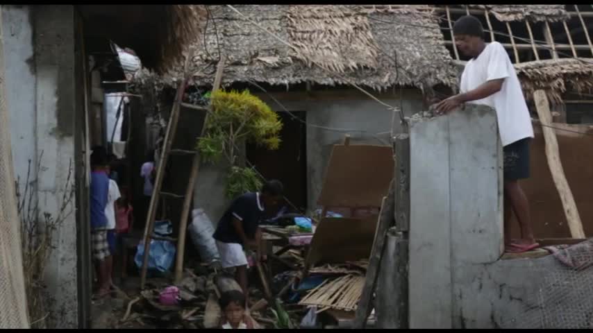 El tifón Melor deja al menos 8 muertos tras su paso por Filipinas