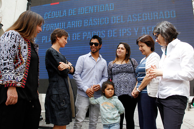 Fonasa difunde beneficios para convivientes del Acuerdo de Unión Civil