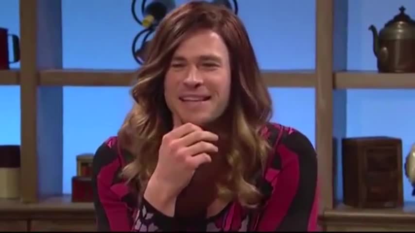 Chris Hemsworth sorprende a sus fans vestido de mujer