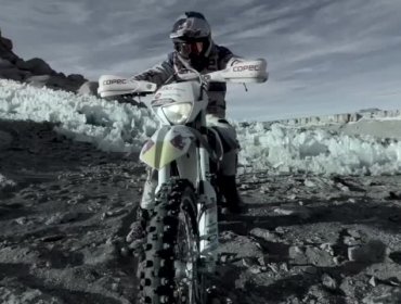 Chaleco López rompió récord mundial subiendo al volcán Ojos del Salado en moto